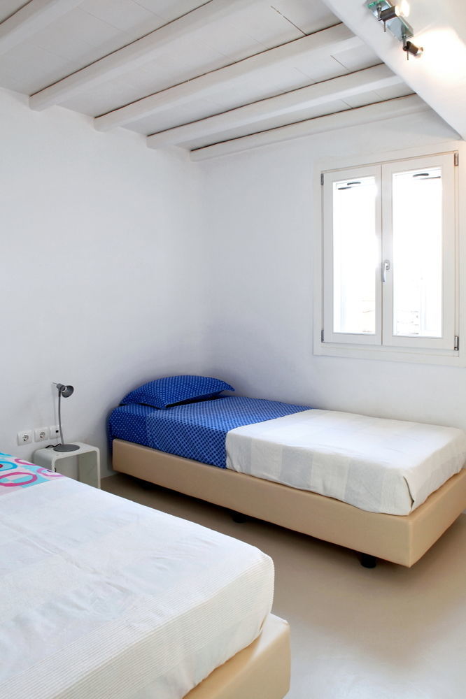 Elia White * Elia (Mykonos)